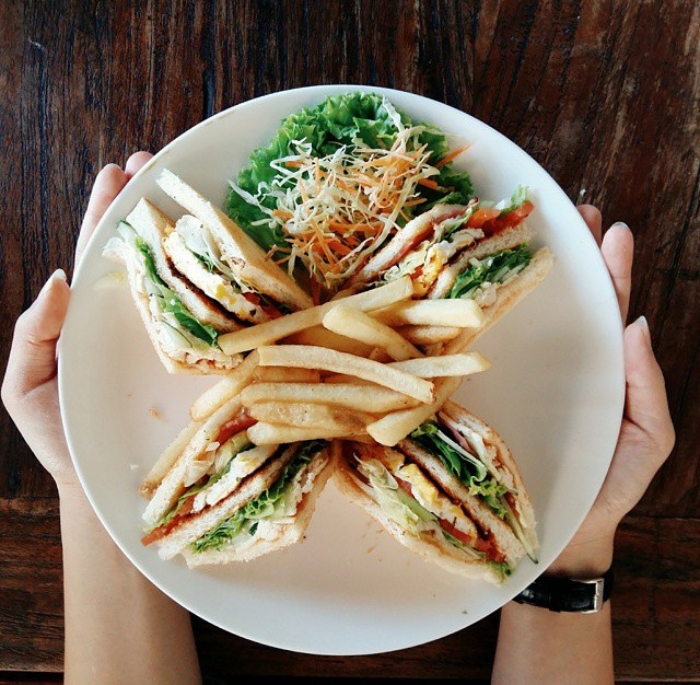 club-sandwich-with-french-fries